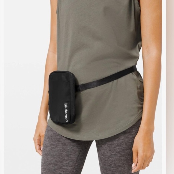 Lululemon™ Black Crossbody Bag - Picture 1 of 7
